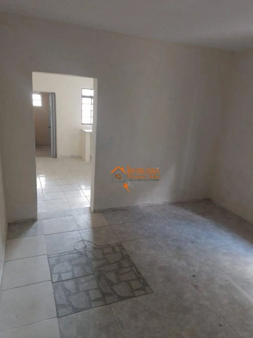 Imagem Sobrado com 4 dormitórios à venda, 200 m² por R$ 426.000,00 - Cidade Soberana - Guarulhos/SP