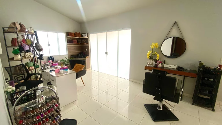 Imagem Casa ampla no bairro Ambrósio em Garopaba-SC, a 5 min do centro e praias. Oportunidade!
