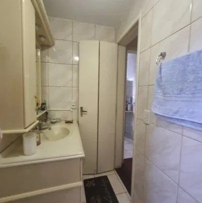 Imagem Apartamento de 2 dormitórios, semi mobiliado, ensolarado para venda no bairro Cidade Baixa em Porto Alegre/RS.