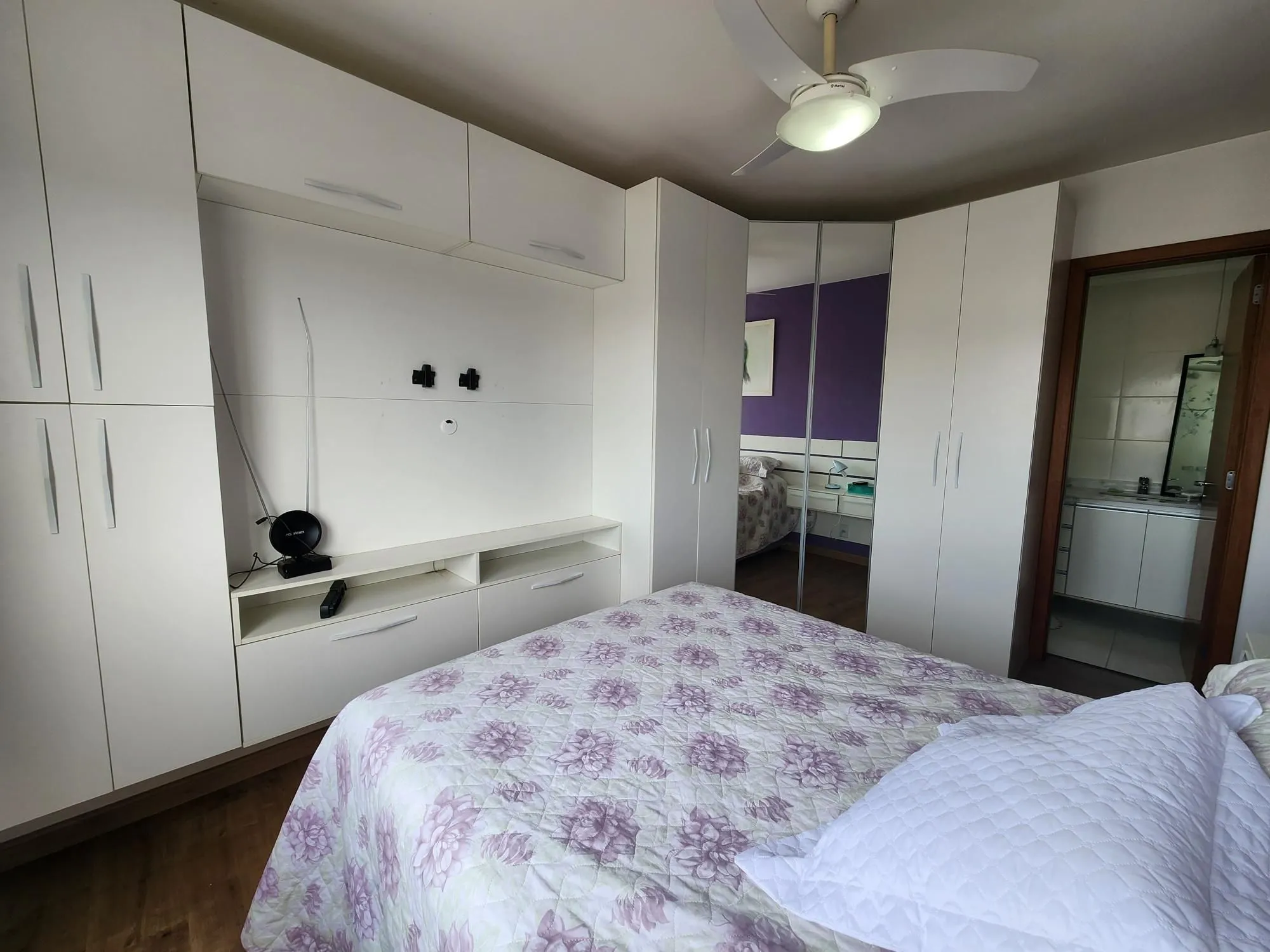 Imagem Apartamento de 2 quartos, suíte e 2 vagas garagem no bairro Santana Porto Alegre