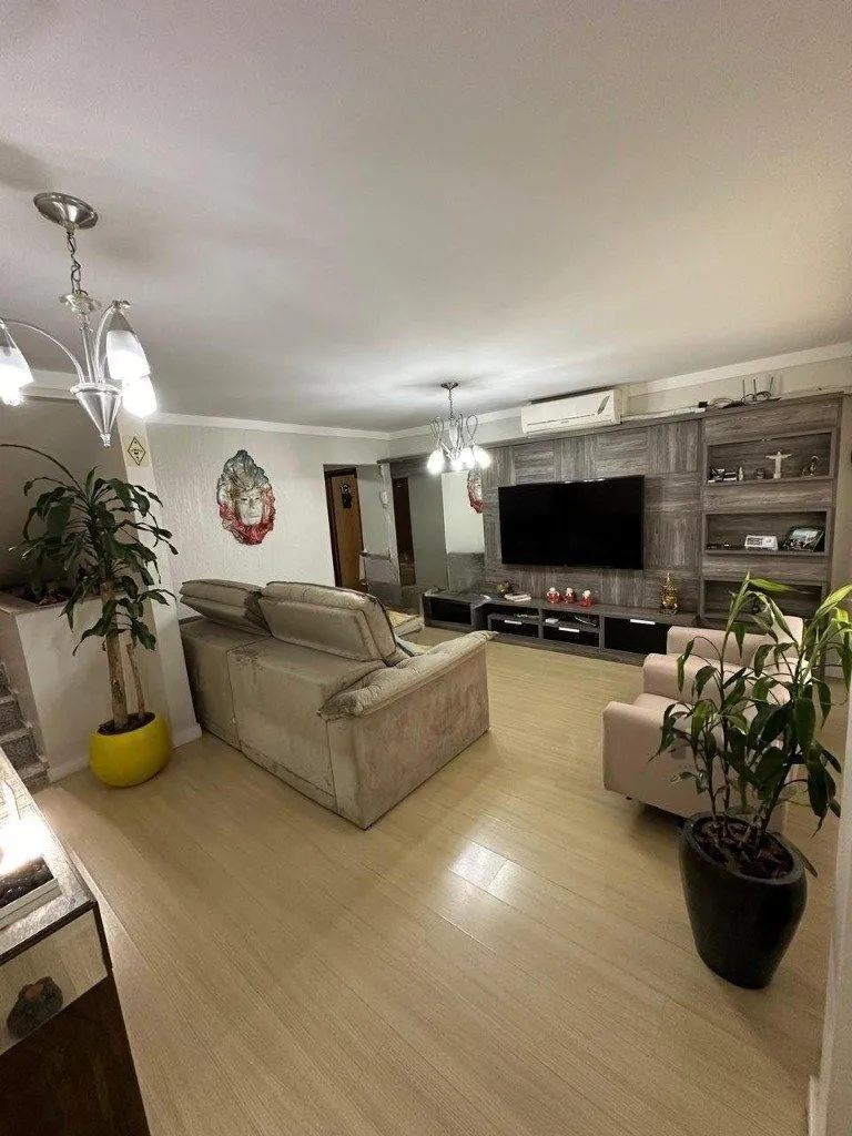Imagem Casa de 160m² com 4 quarto no Bairro Farrapos