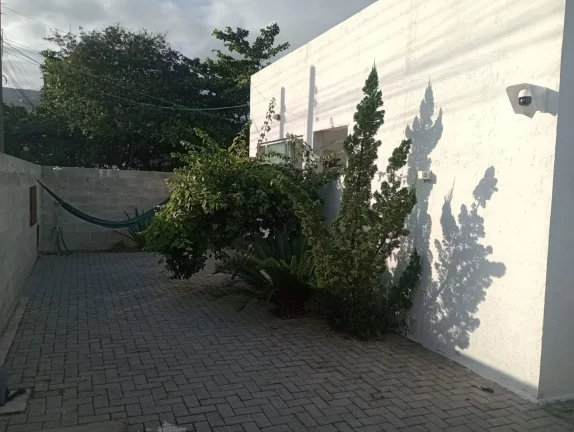 Imagem Casa robusta e bem localizada em Garopaba: ideal para quem ama natureza e conforto.