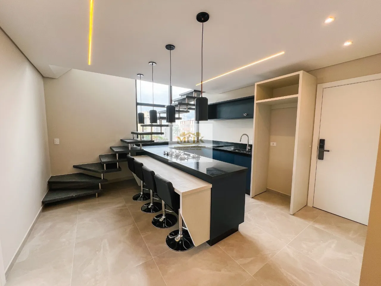 Imagem Residencial Laguna Imóvel Pronto Área total 220m² Área privativa 153m² 4 quartos sendo 1 suíte 2 banheiros social 2 vaga