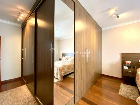 Imagem Linda casa à venda no Swiss Park em Campinas - SP.

Casa recém construída com sala com pé direit...
