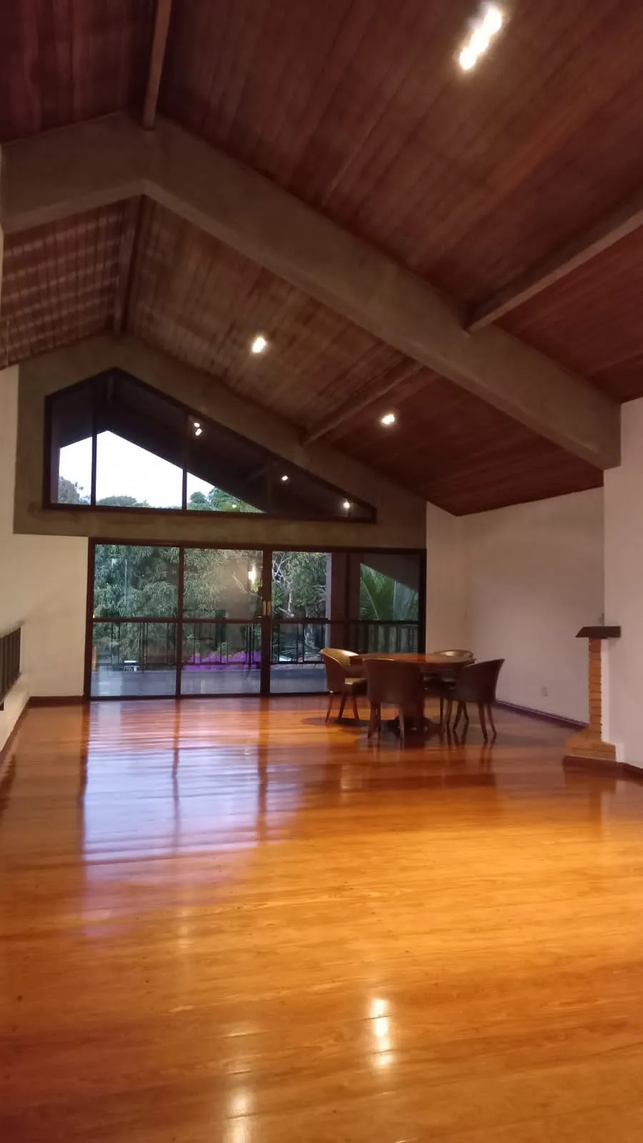 Imagem Excelente Casa no Condomínio Bosque de São Bento I com 720m².