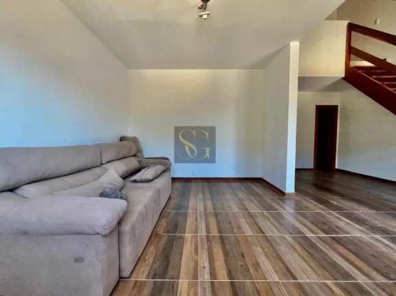 Imagem Casa para Venda em Teresópolis, Granja Guarani, 3 dormitórios, 1 suíte, 4 banheiros, 1 vaga