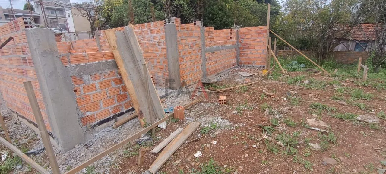 Imagem Casa à Venda em Construção no Bairro Santana com Terreno de 135m