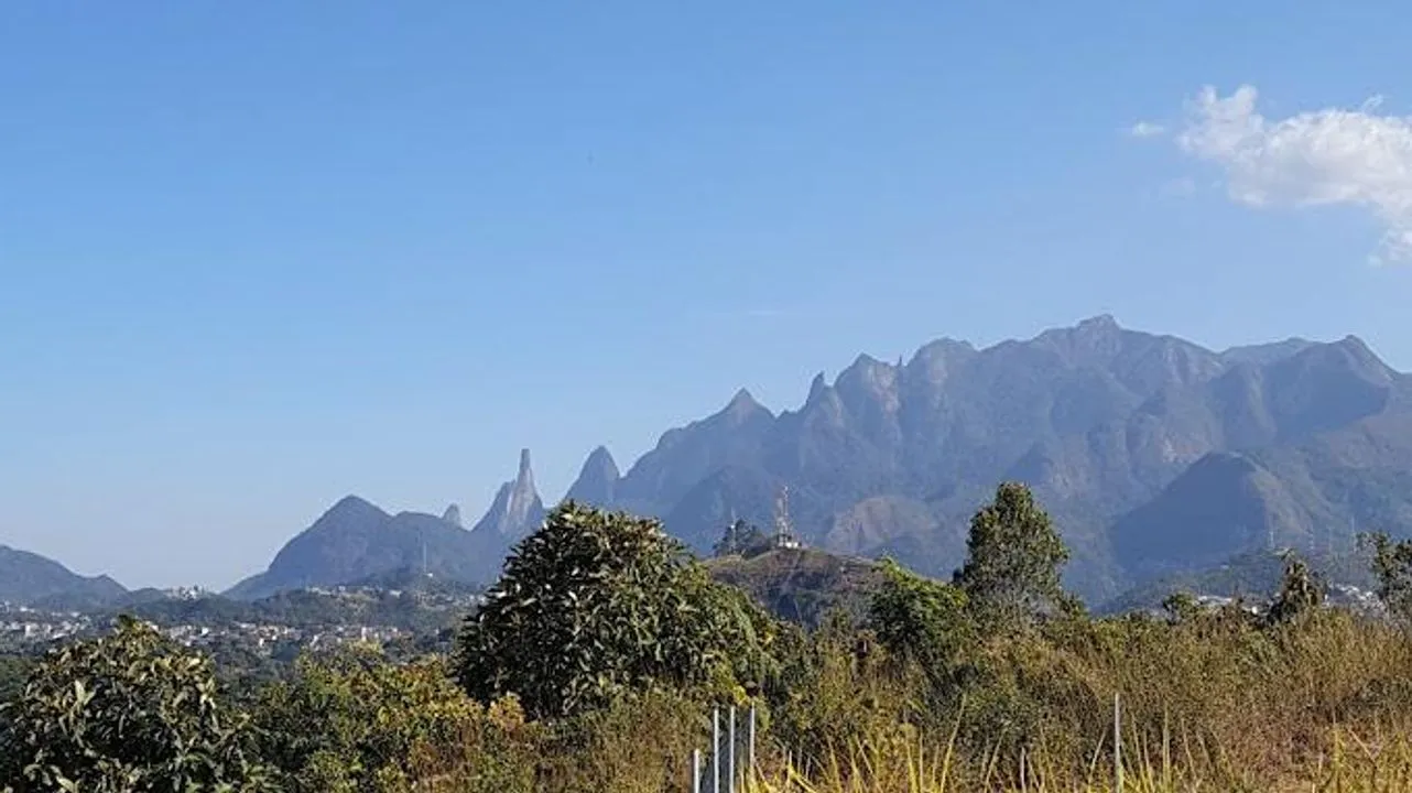 Foto do imóvel Terreno em Condomínio para Venda em Teresópolis / RJ em Rua Panamá