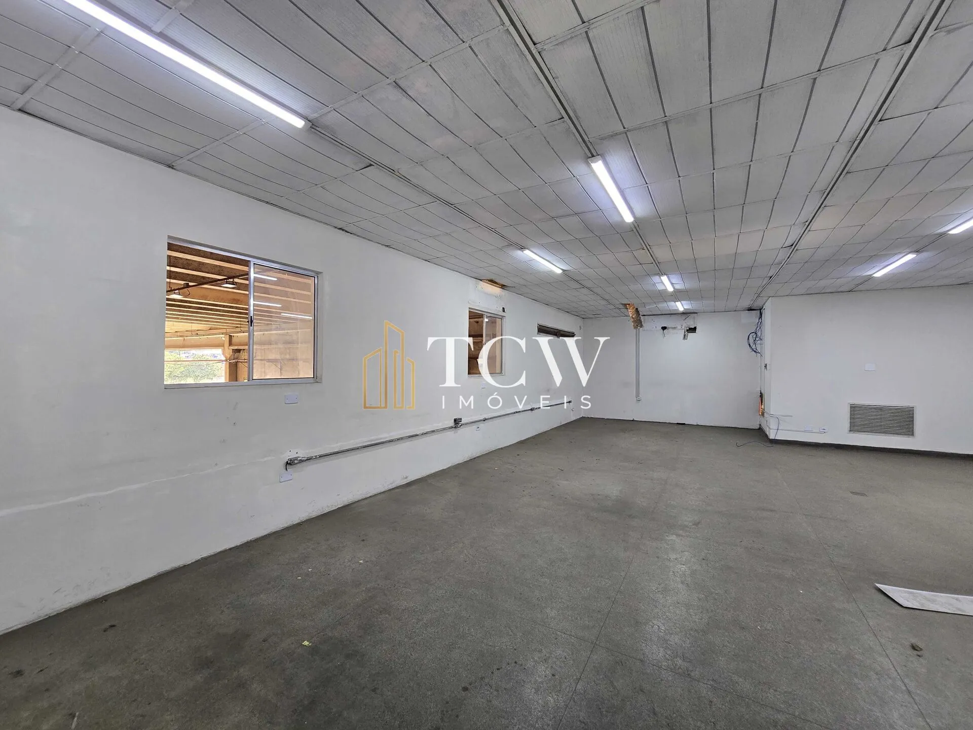 Imagem Galpão Industrial à Venda em Guarulhos | 2.564 m² | Terreno 11.400 m² | ZAE-2