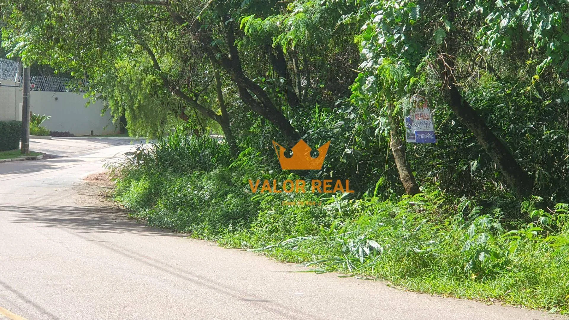 Imagem Terreno alto padrão AT 2.054 m², em rua com total segurança, sem taxa de condomínio. O melhor da Malota ao seu dispor, com o menor valor m2.