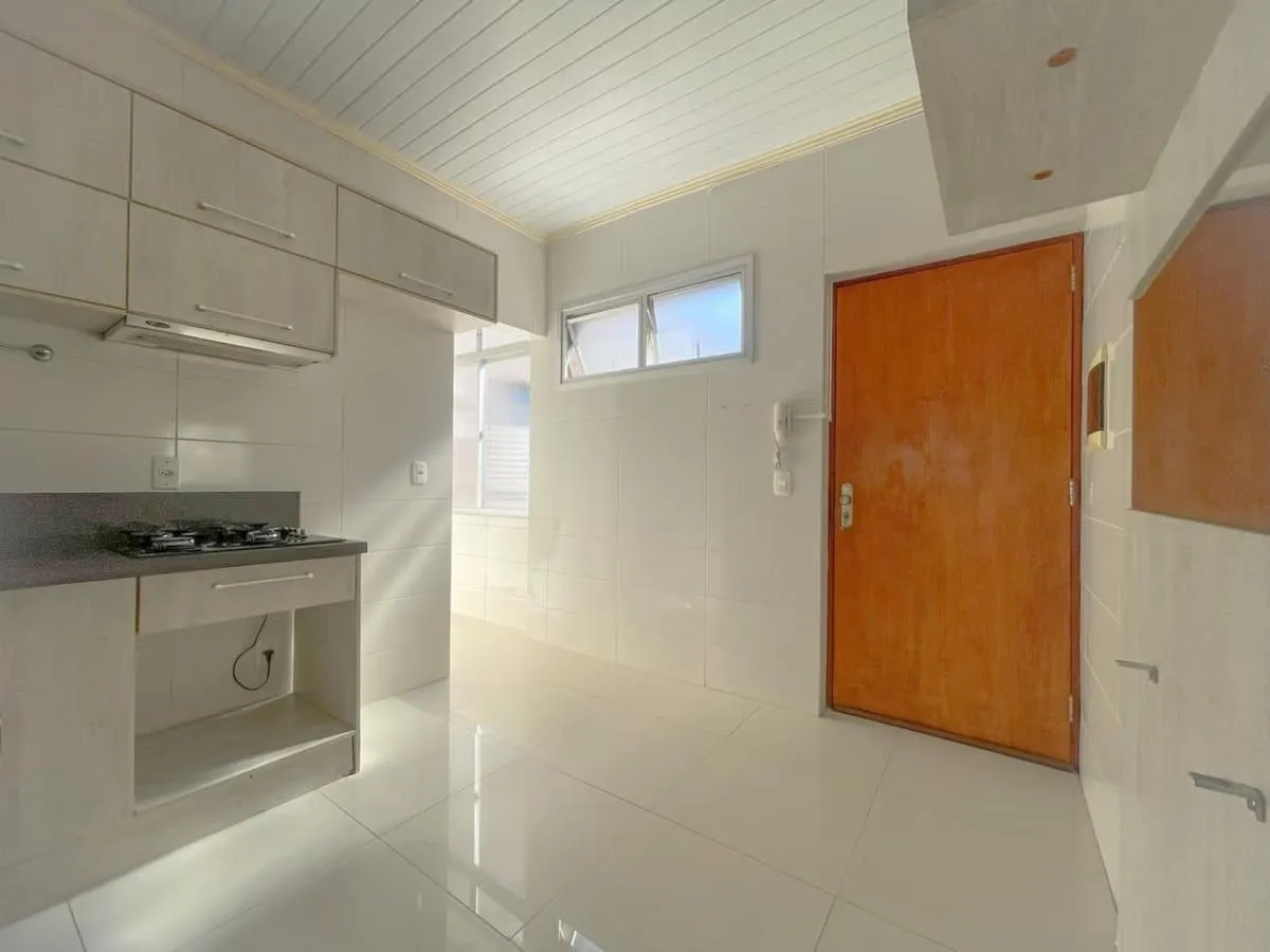 Imagem Apartamento de 3 dormitorios à venda em São Sebastião, Porto Alegre.