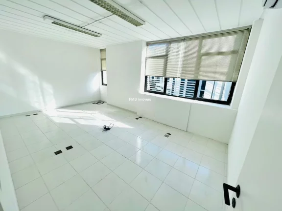 Imagem Conjunto comercial com 220m² para locação próximo a Berrini.
