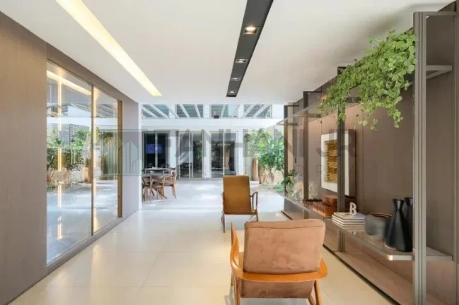 Imagem Casa Comercial à Venda em São Paulo-SP, no Bairro Jardim América: 10 Salas, 6 Banheiros, 20 Vagas de Garagem!