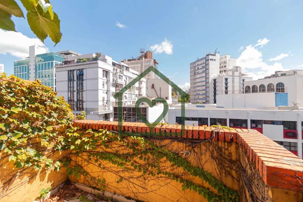 Imagem Apartamento com 94 metros privativos, cozinha integrada com área social, sacada fechada e banheiro,...