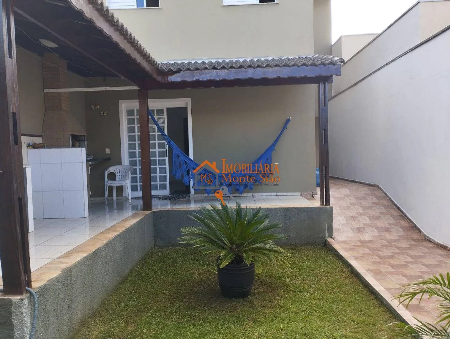 Imagem Sobrado com 3 dormitórios à venda, 220 m² por R$ 680.000,00 - Vila Caputera - Mogi das Cruzes/SP