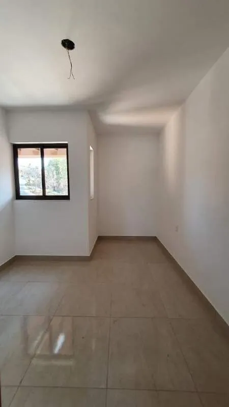 Imagem Casa duplex à venda, 3 quartos, 1 suíte, 2 vagas, Novo Centro - Santa Luzia/MG