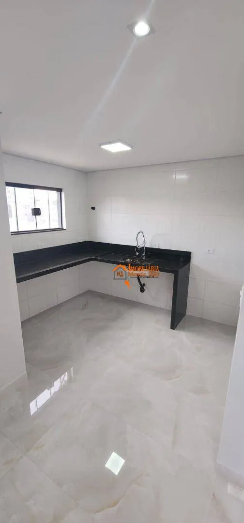 Imagem Sobrado com 3 dormitórios à venda, 186 m² por R$ 930.000,00 - Carmela III - Guarulhos/SP
