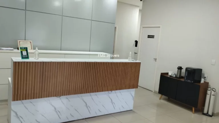 Imagem Oportunidade Única: Ponto Comercial à Venda em Ouro Fino-MG, 5 Salas, 2 Banheiros.