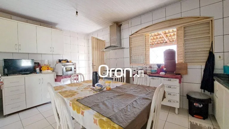 Imagem Casa com 4 dormitórios à venda, 273 m² por R$ 1.100.000,00 - Jardim América - Goiânia/GO