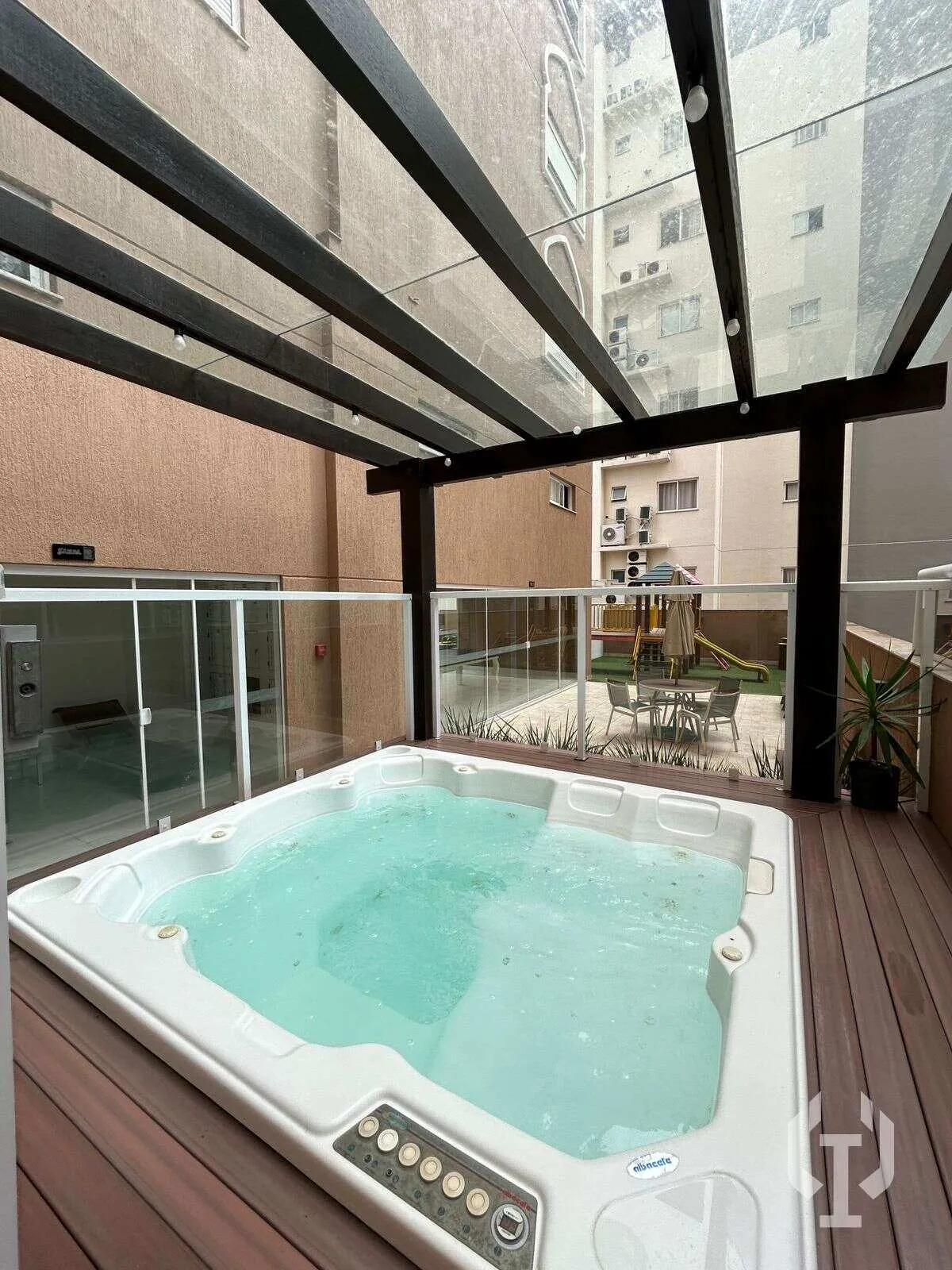 Imagem Apartamento à venda, no MAR DAS ARÁBIAS em Itapema, Meia Praia, com 3 quartos, 185,42m2