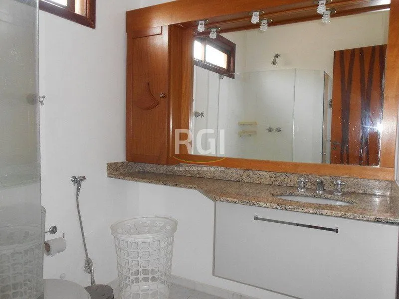 Imagem Casa para Venda - 430m², 3 dormitórios, sendo 1 suites, 2 vagas - Vila Nova