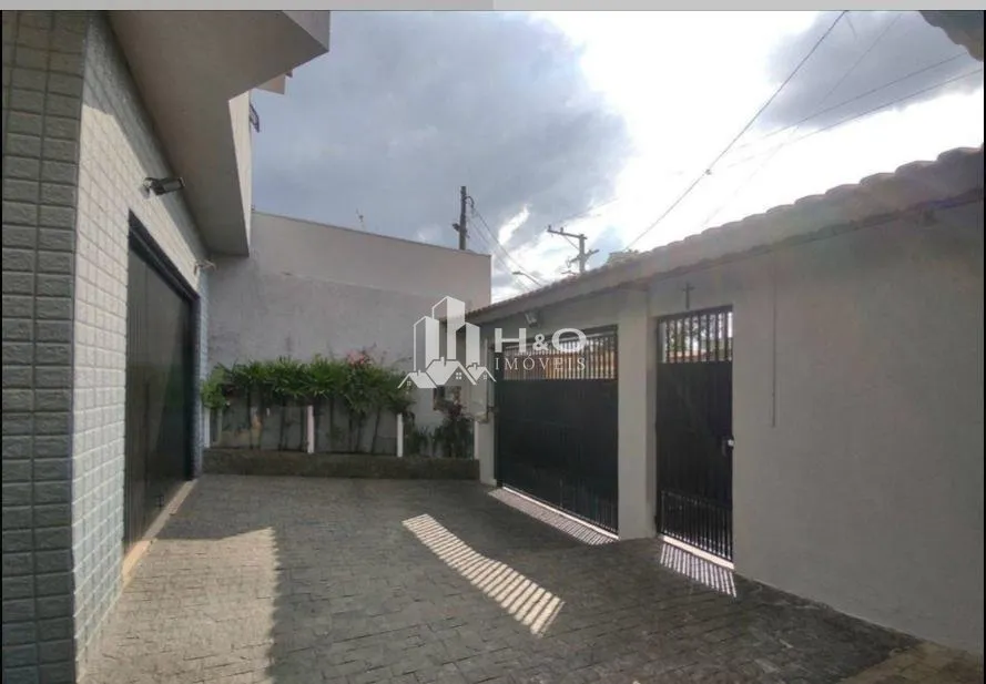 Imagem Oportunidade Sobrado Amplo no Jardim Fernandes - 210m², 3 Dormitórios e 5 Vagas