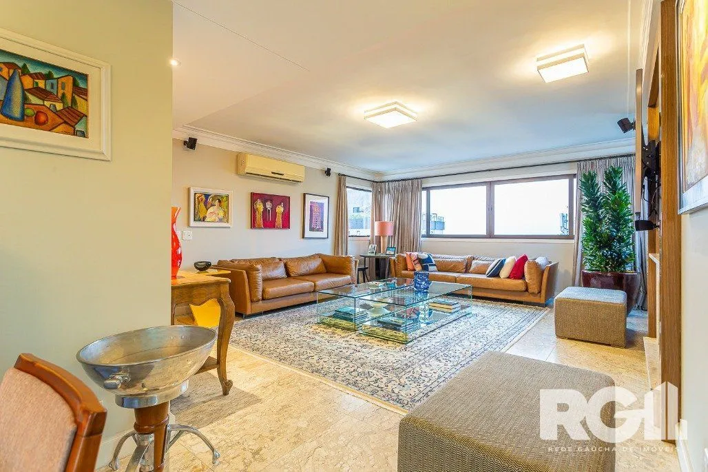 Imagem Apartamento semimobiliado, 167 m², 3 suítes e 3 vagas de garagem no bairro Bela Vista.
