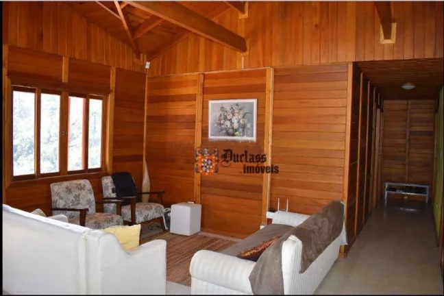 Imagem Chácara com 3 dormitórios à venda, 2350 m² por R$ 650.000,00 - Descansópolis - Campos do Jordão/SP
