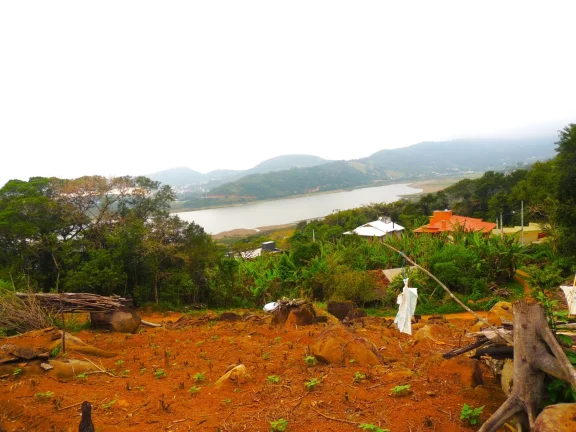 Imagem Terreno à venda em Garopaba-SC, bairro Macacu, 46.578,61m², com vista para Lagoa e Mar!