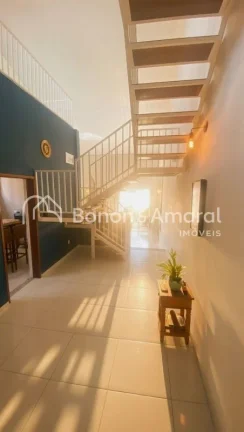 Imagem Casa à venda em Sousas, no San Conrado, em localização cercada por verde e com vista aberta para ...