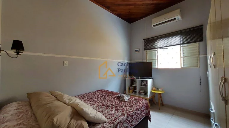 Imagem Casa com ponto comercial e salão de festas à venda - Margem Esquerda - Cachoeira Paulista/SP