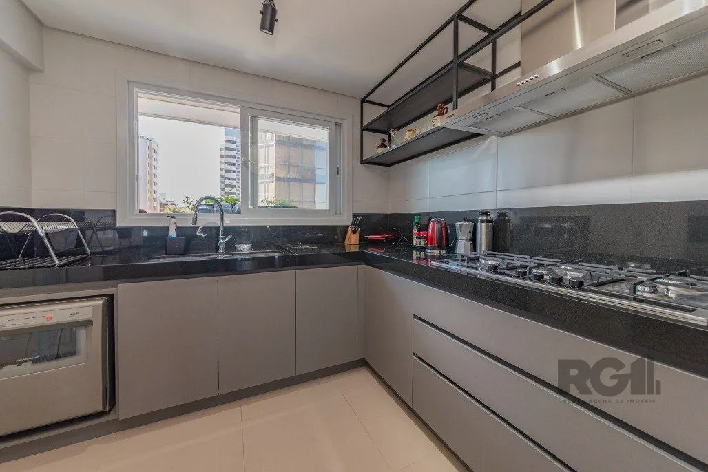 Imagem Apartamento, impecável, com 4 dorm, sendo 3 suítes e 3 vagas Rio Branco