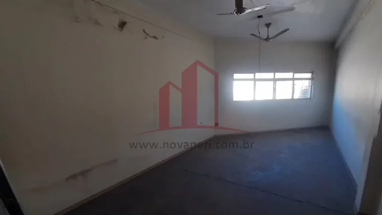 Imagem Salão Comercial de 660m² à venda na Vila Martinho, Franco da Rocha-SP: Oportunidade Imperdível!