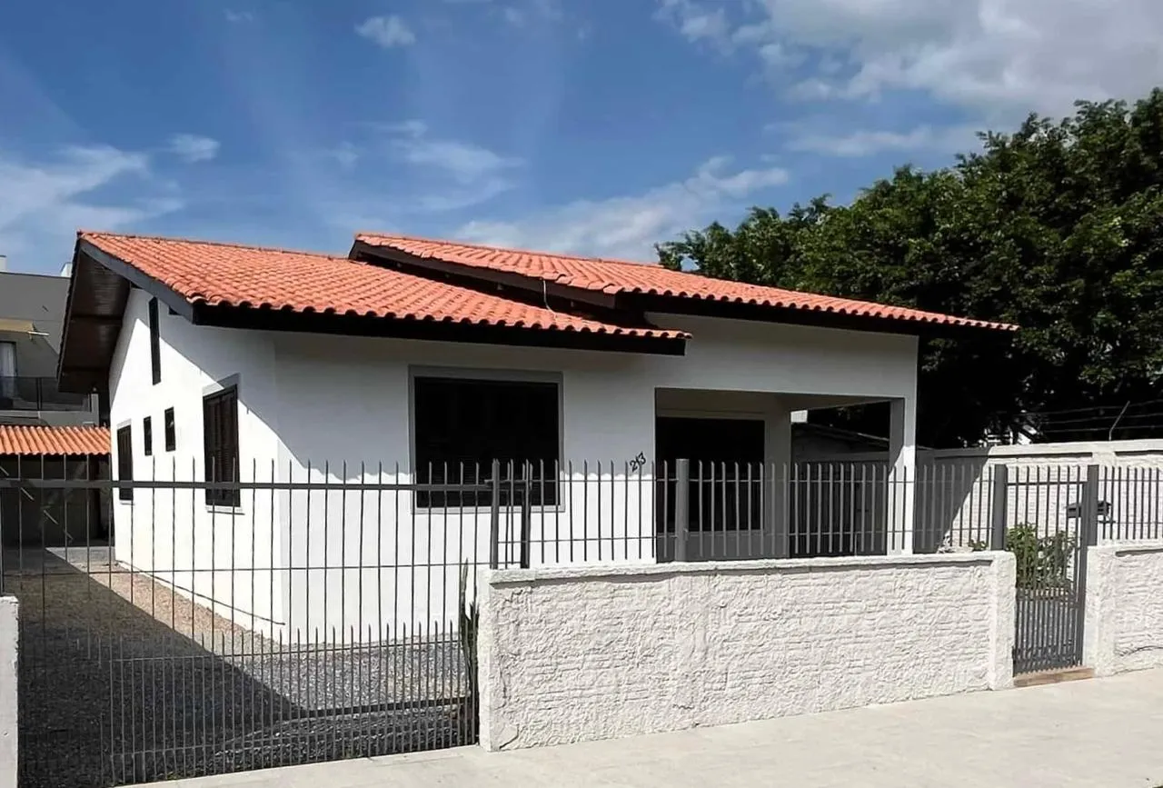 Foto do imóvel Casa à venda com 210m2 por R$ 1.650.000,00