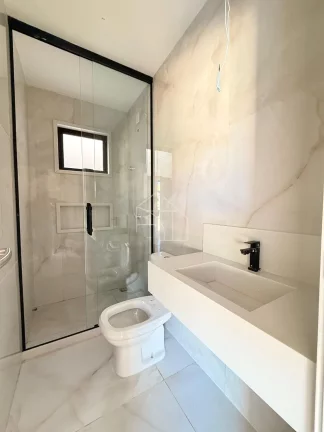 Imagem Casa Duplex com 3 Suítes em Colina de Laranjeiras