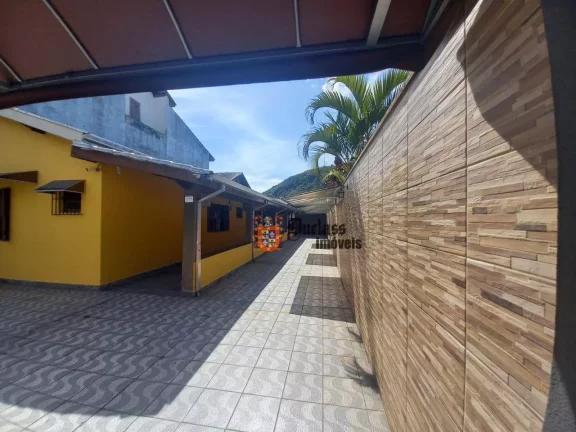 Imagem Casa com 2 dormitórios à venda, 160 m² por R$ 595.000,00 - Sumaré - Caraguatatuba/SP