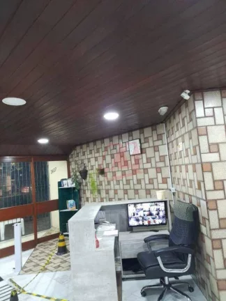 Imagem Na bairro Jardim Botânico,2 dormitórios e mobiliado