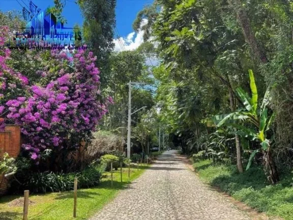 Imagem Cond. dos Arquitetos na Granja Viana - Contemporânea e despojada! Única!