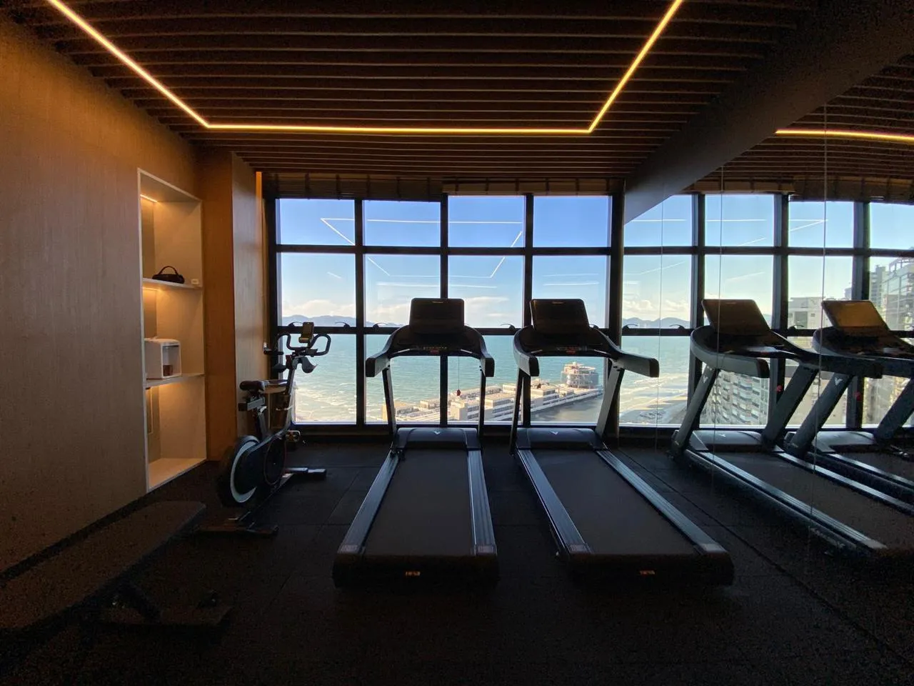 Imagem Apartamento com vista para o mar à venda com 84m2 por R$ 3.000.000,00