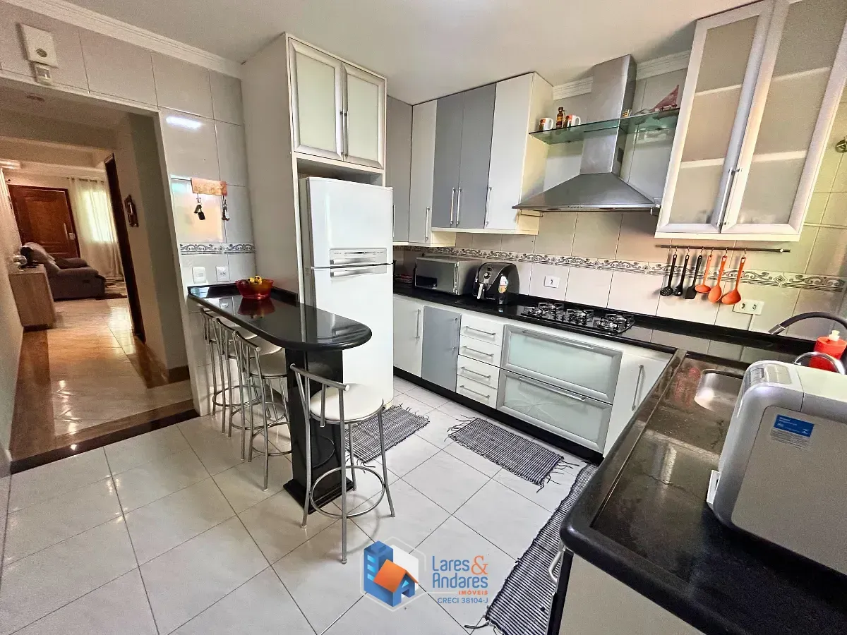 Imagem Sobrado para venda em Jardim Triana com 3 quartos, sendo 1 suíte, 102m²