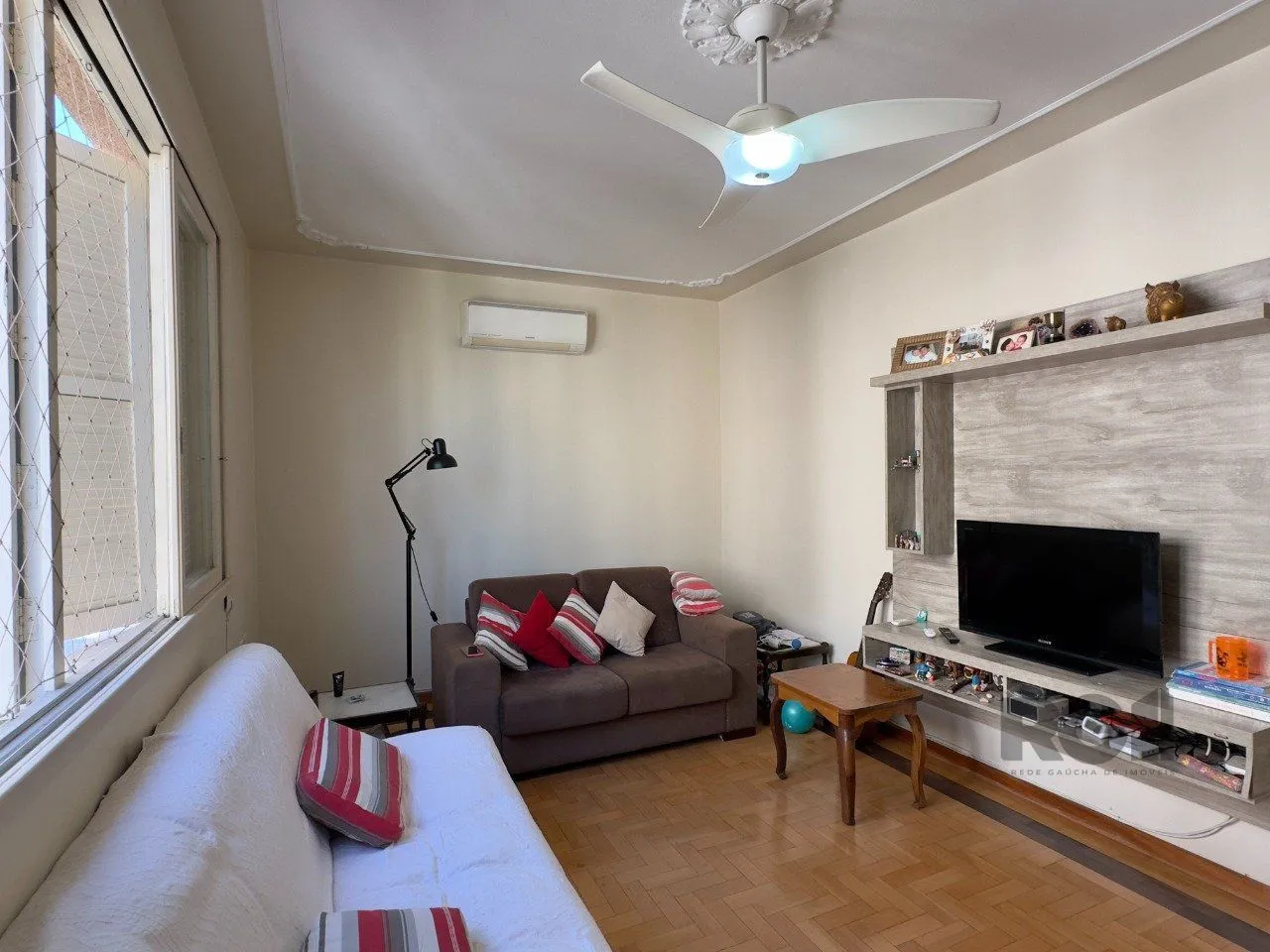 Imagem APARTAMENTO 3 DORMITÓRIOS, DE FRENTE E REFORMADO, NO CENTRO HISTÓRICO