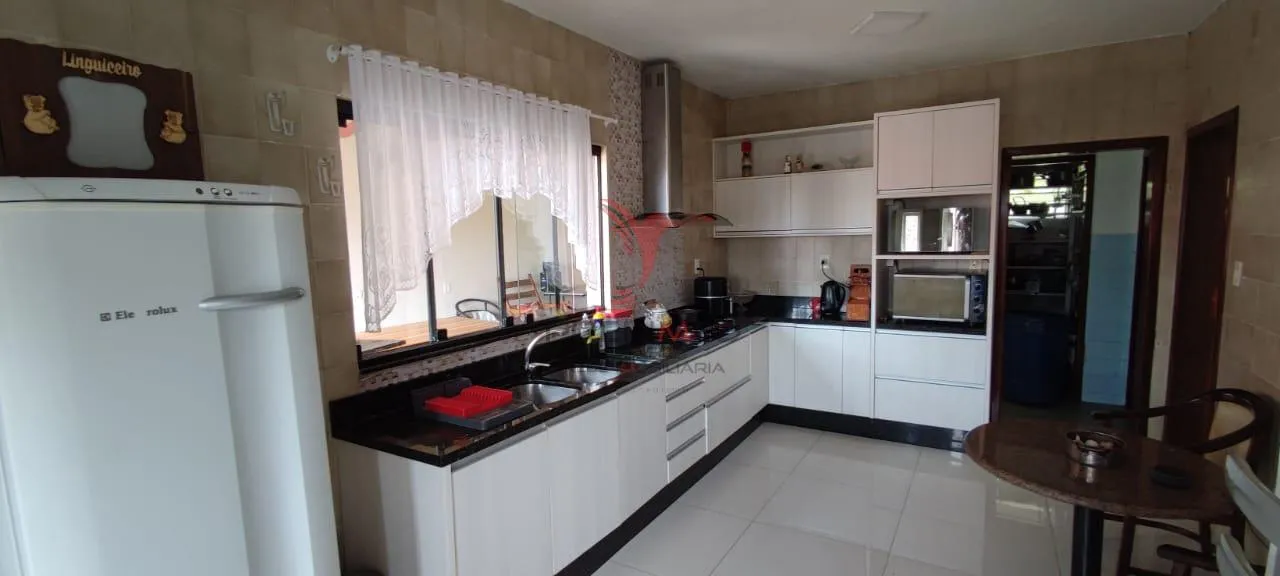 Imagem Casa em Blumenau, ponta aguda. Terreno de 951 mts2. 4 Quartos. Vista maravilhosa