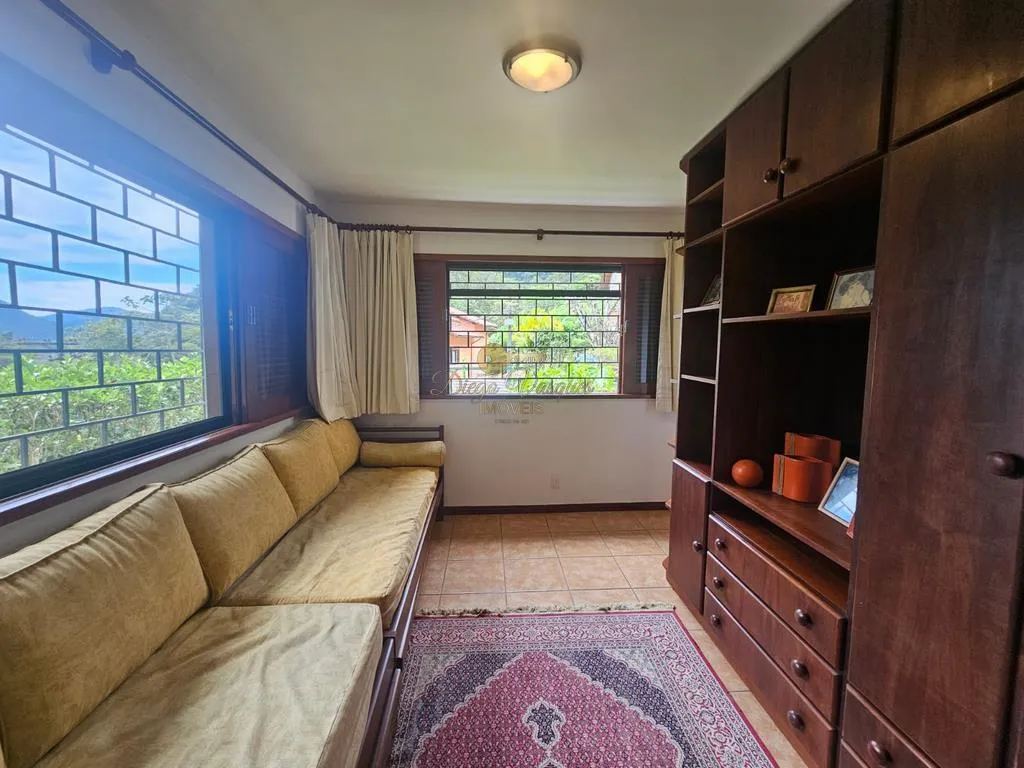 Imagem Casa em Condomínio para Venda em Teresópolis / RJ no bairro Granja Guarani