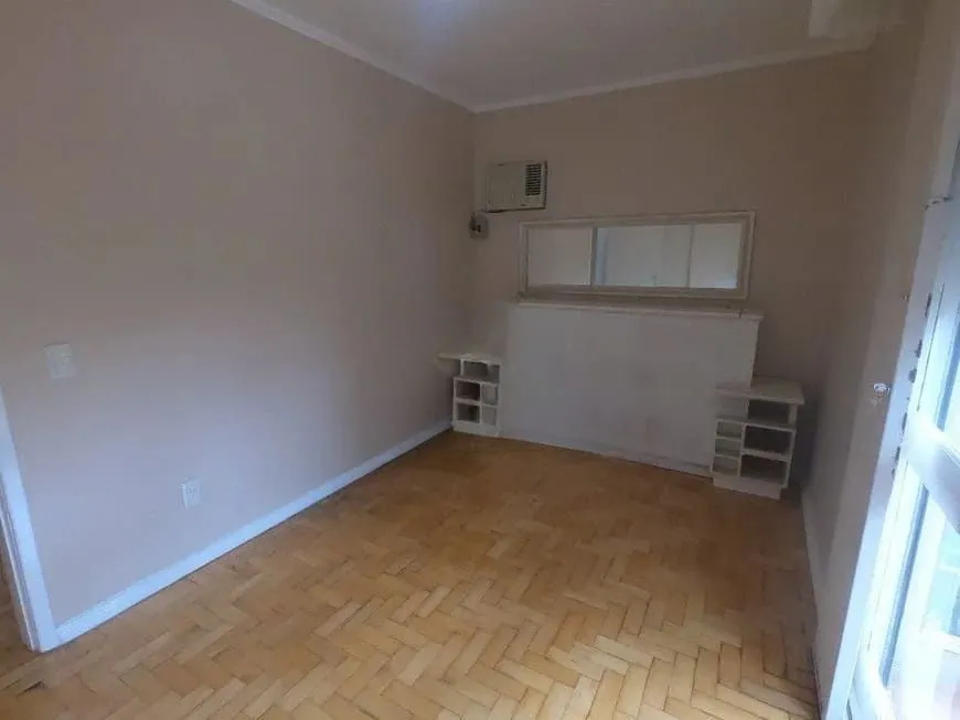 Imagem Apartamento com 2 quartos e 72m² à venda em Menino Deus, Porto Alegre.