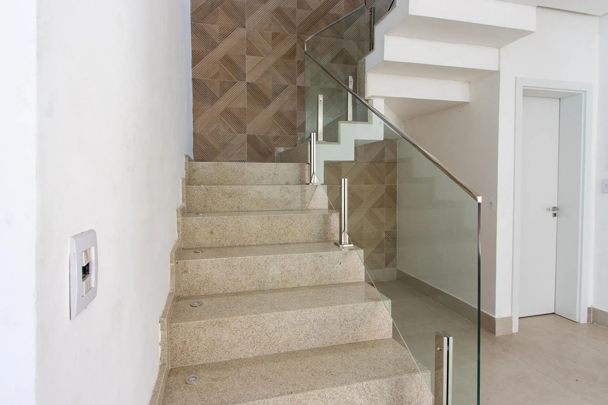 Imagem Casa de condomínio, 3 dormitórios, 3 suítes.