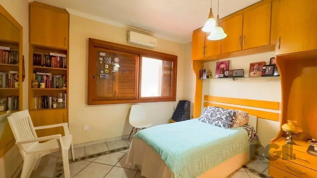 Imagem Casa com 4 quartos no bairro nonoai