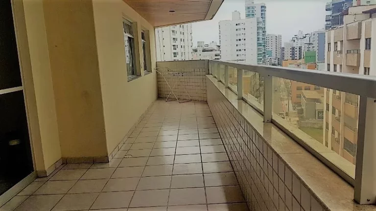 Imagem Cobertura Duplex, 04 Quartos, 02 Suites, Sala c/ 02 Ambientes, 02 Vagas de Garagem, Avenida Oceânica, Praia do Morro, Guarapari - ES
