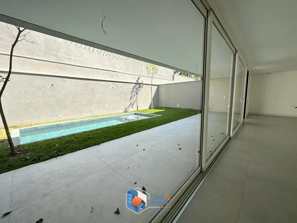 Imagem Casa em condomínio para venda em Campo Belo com 4 quartos, sendo 4 suítes, 401.12m²