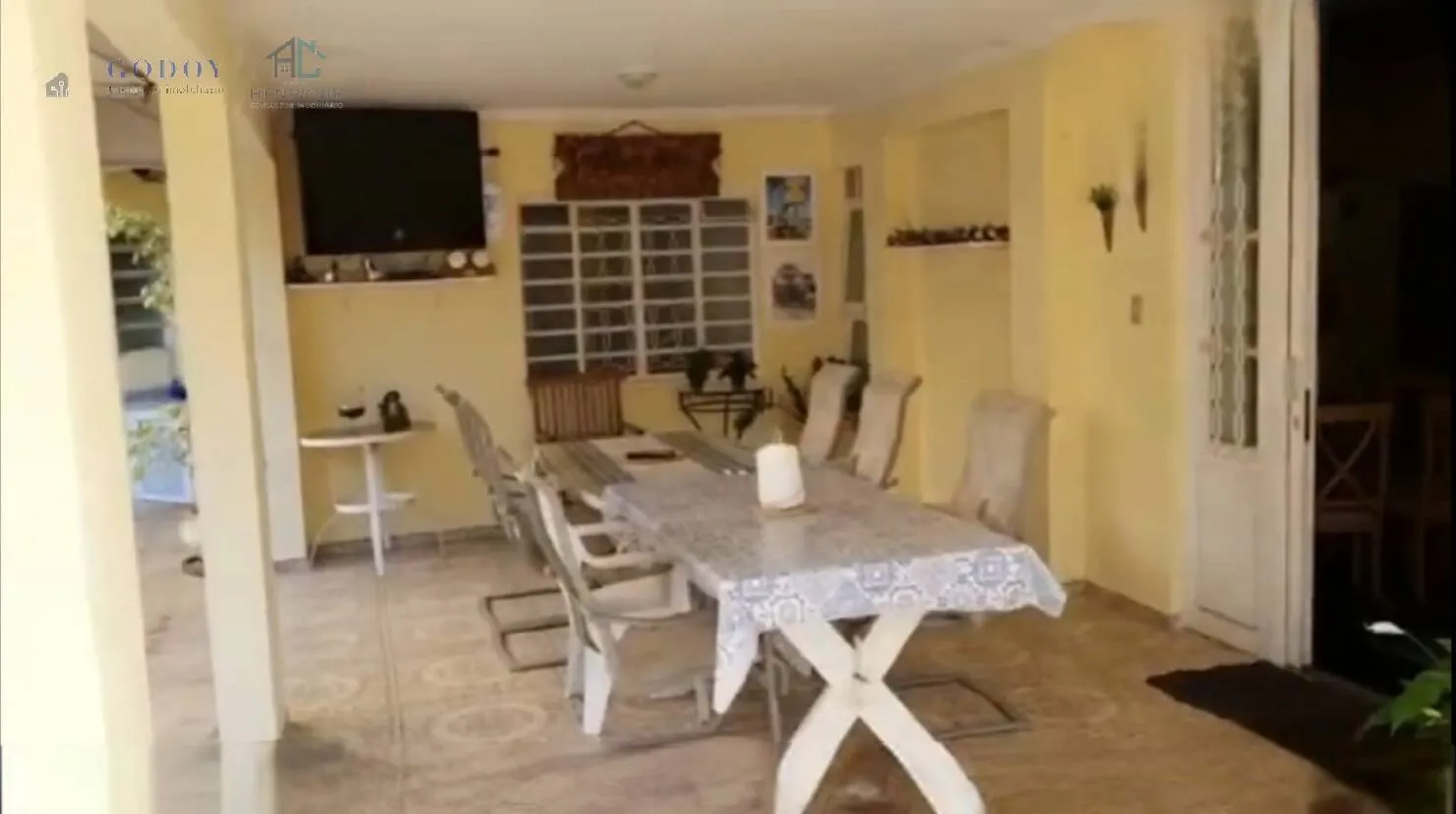 Imagem Casa com Potencial para Pousada - Localização Privilegiada
