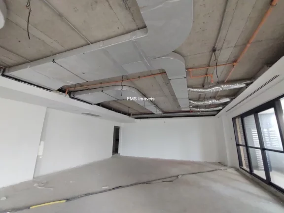 Imagem Conjunto comercial com 388m² para locação em Alphaville.